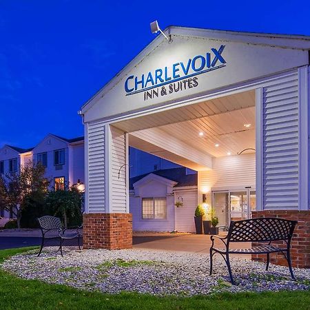 Charlevoix Inn & Suites Surestay Collection By Best Western Ngoại thất bức ảnh