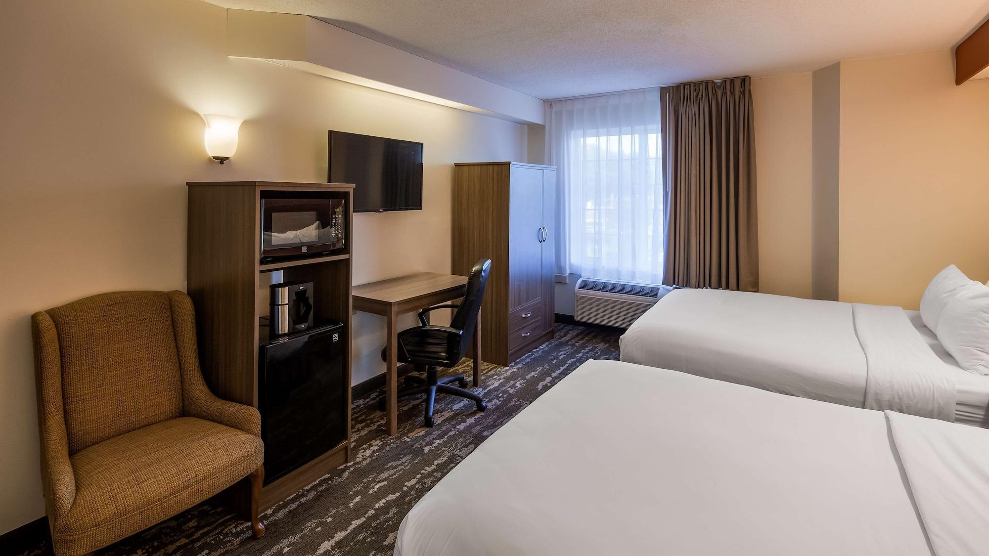 Charlevoix Inn & Suites Surestay Collection By Best Western Ngoại thất bức ảnh