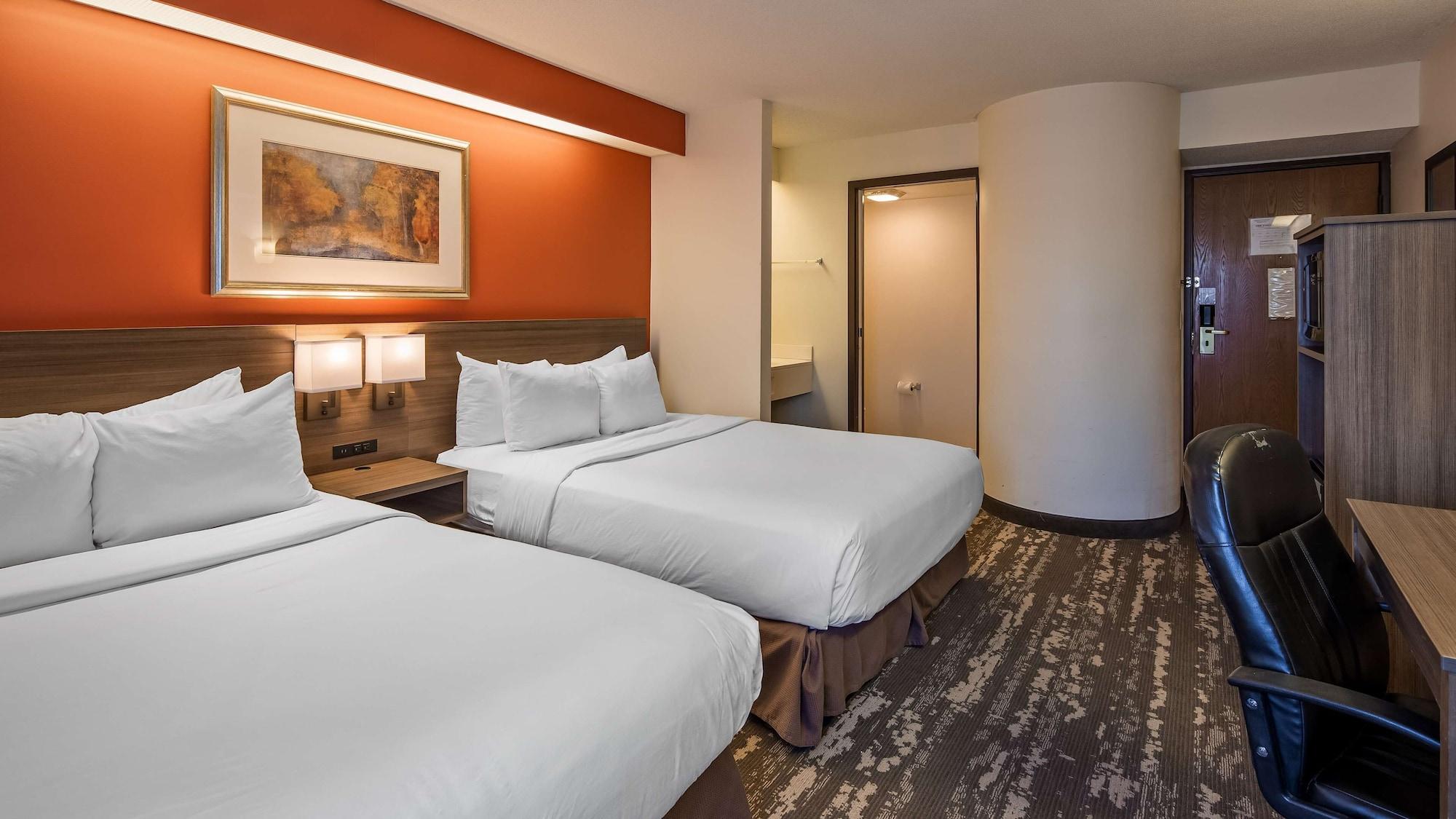 Charlevoix Inn & Suites Surestay Collection By Best Western Ngoại thất bức ảnh