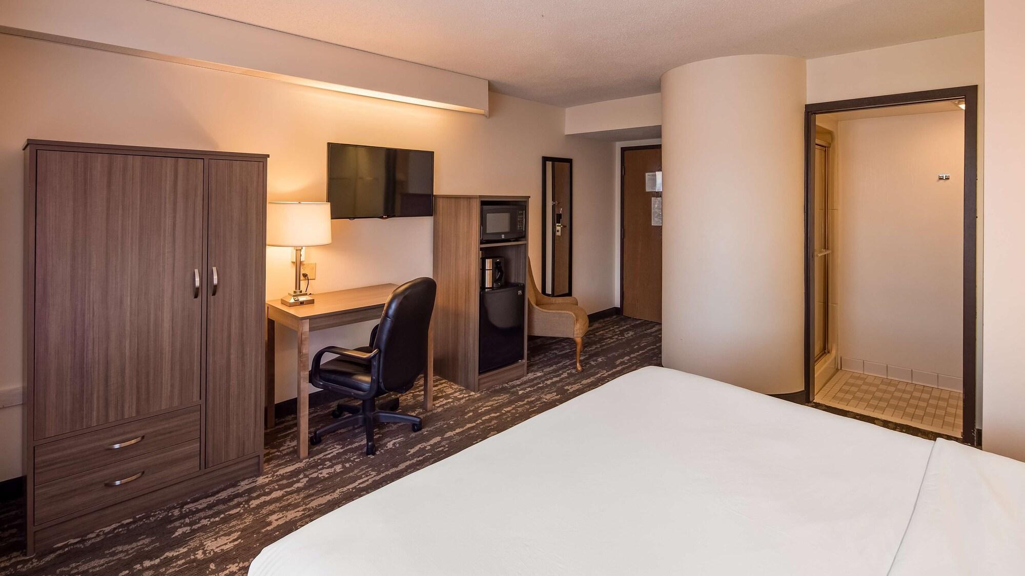 Charlevoix Inn & Suites Surestay Collection By Best Western Ngoại thất bức ảnh