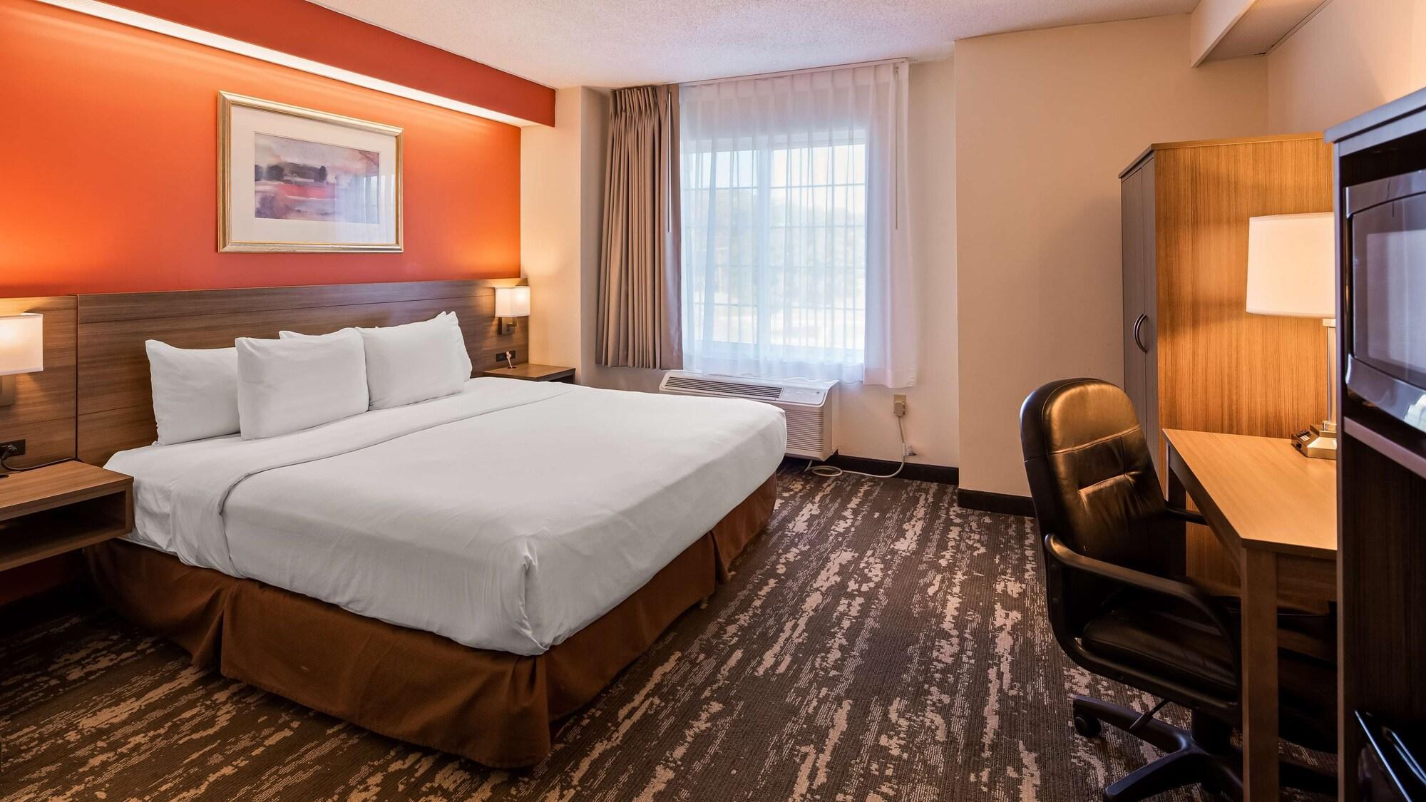 Charlevoix Inn & Suites Surestay Collection By Best Western Ngoại thất bức ảnh
