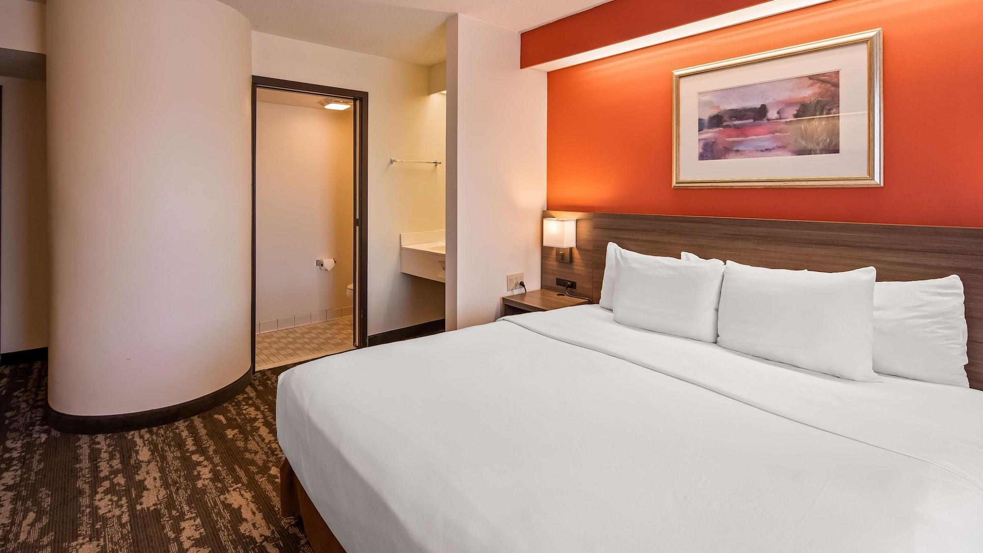 Charlevoix Inn & Suites Surestay Collection By Best Western Ngoại thất bức ảnh