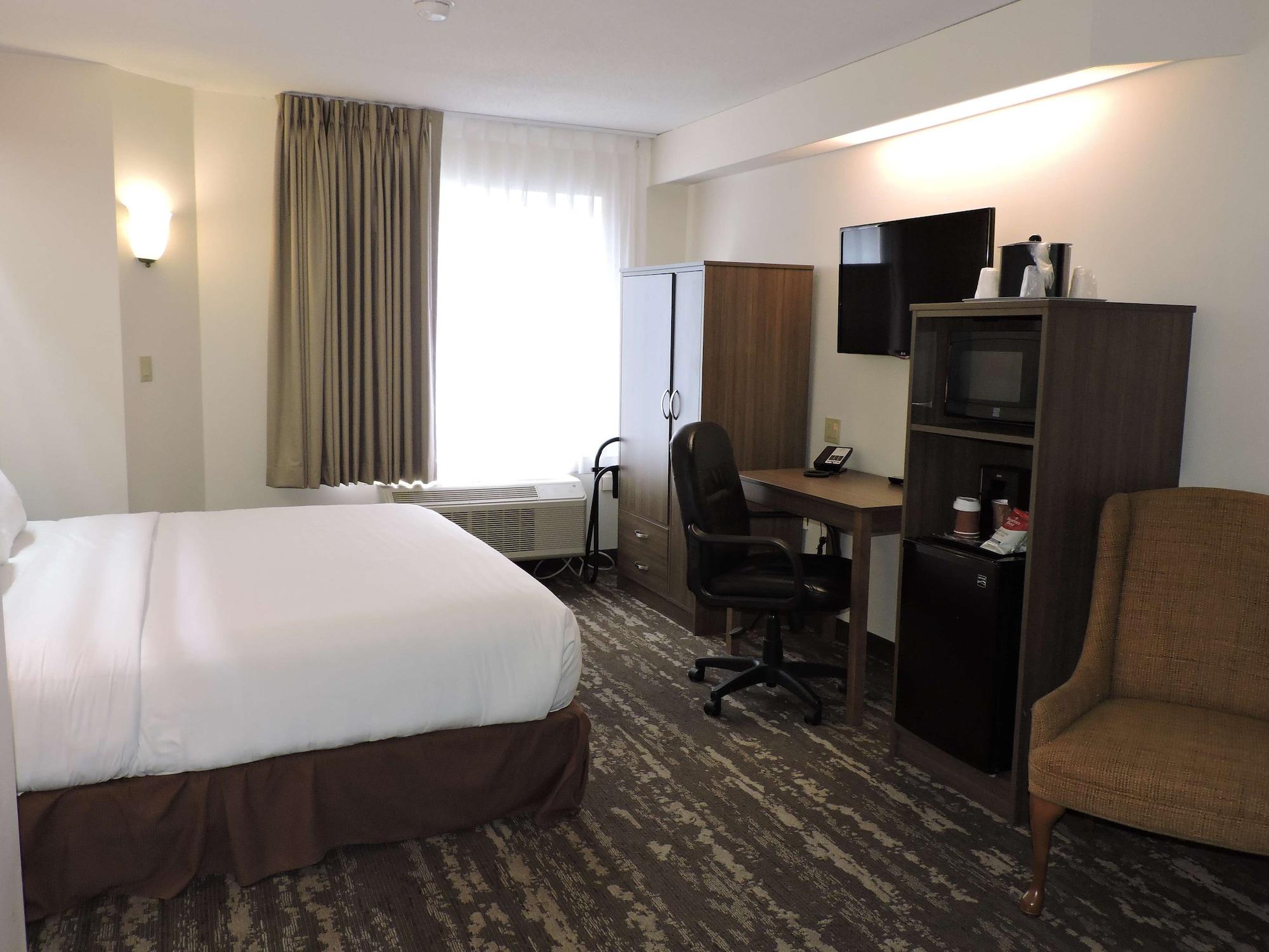 Charlevoix Inn & Suites Surestay Collection By Best Western Ngoại thất bức ảnh