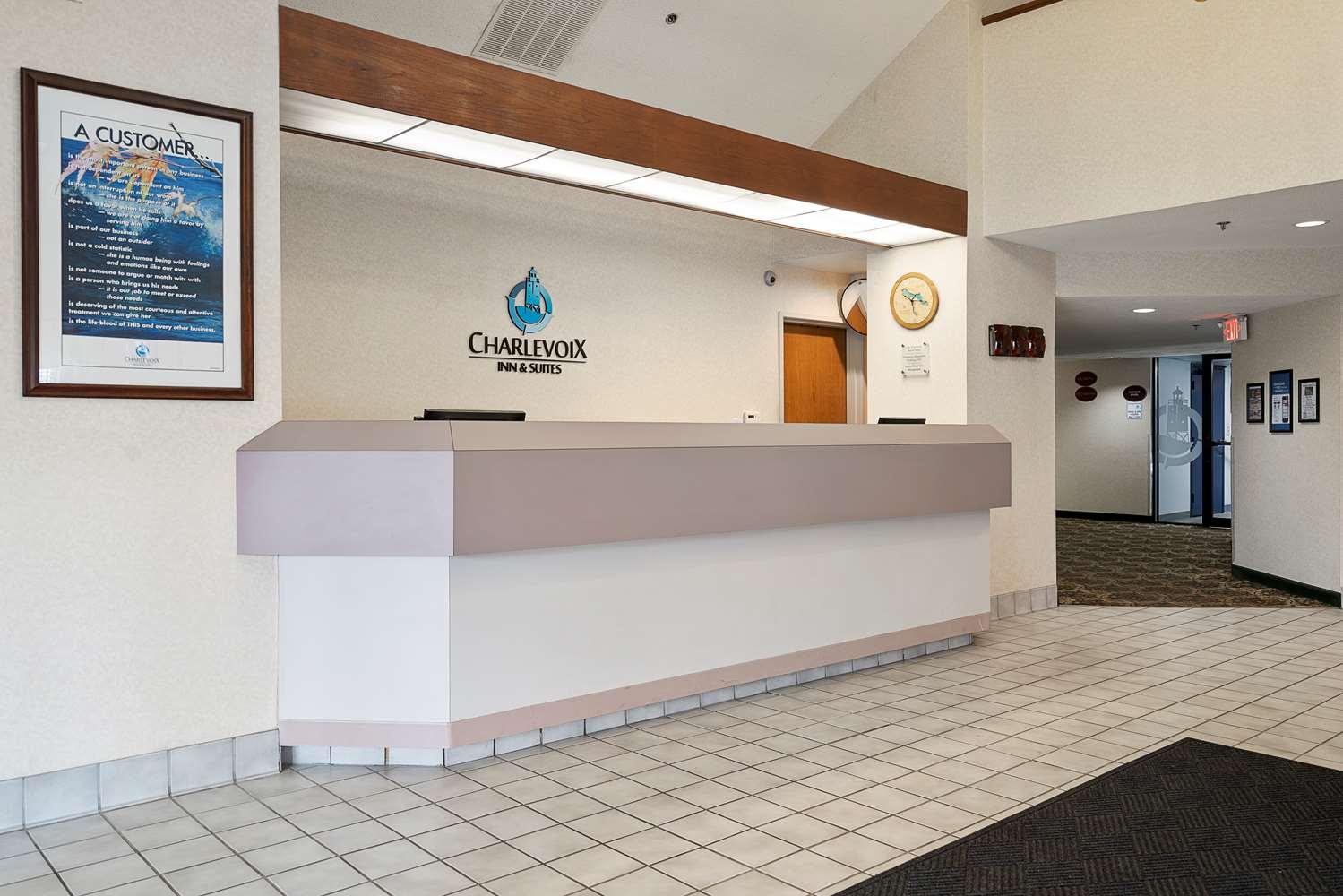 Charlevoix Inn & Suites Surestay Collection By Best Western Ngoại thất bức ảnh
