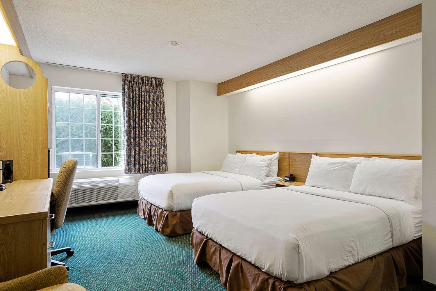 Charlevoix Inn & Suites Surestay Collection By Best Western Ngoại thất bức ảnh